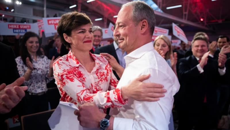 SPÖ-Vorsitzende Pamela Rendi-Wagner und EU-Spitzenkandidat Andreas Schieder (Bild: APA/GEORG HOCHMUTH)
