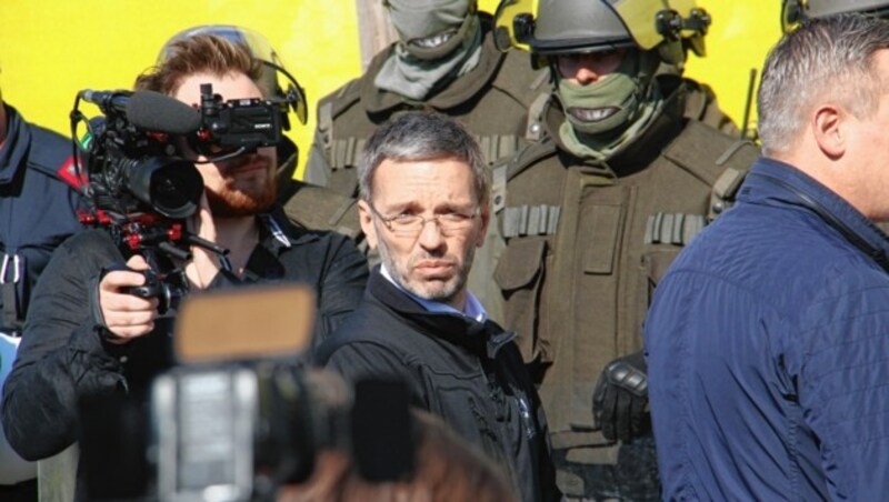 Innenminister Kickl bei einer Grenzschutzübung im Vorjahr in Spielfeld (Bild: Jauschowetz Christian)