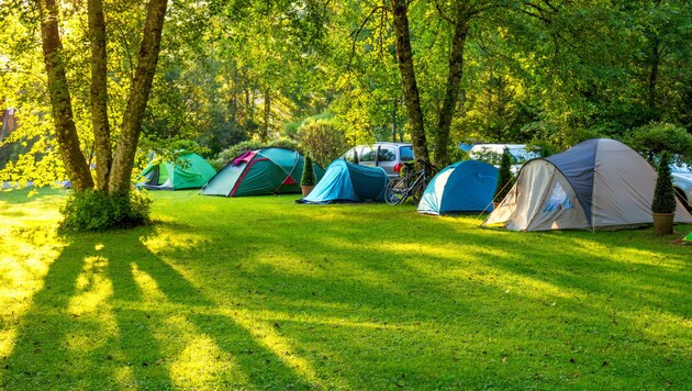 Camping kann idyllisch sein. In Unterach wurde der Friede am Campingplatz gestört. (Symbolbild) (Bild: Taiga/stock.adobe.com)