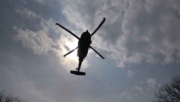 In den folgenden Jahren sollen weitere Black-Hawk-Hubschrauber in Österreich landen. (Bild: krone.tv)