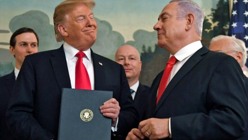 Auf einer Linie: Trump und Netanyahu (Bild: AP)