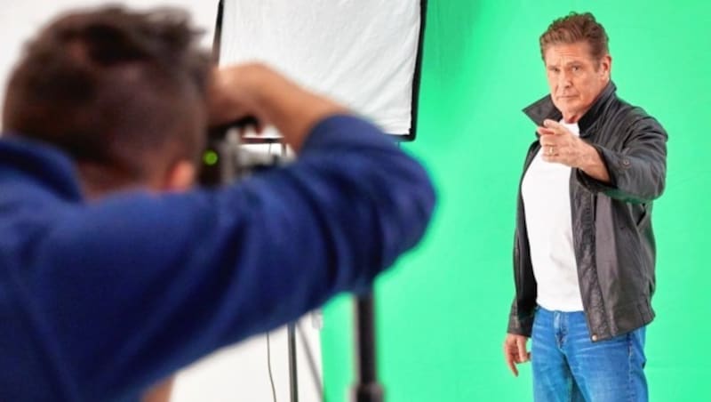 Profi-Shooting mit Top-Fotograf: Hasselhoff machte alle am Set happy. (Bild: Starpix/ Alexander TUMA)