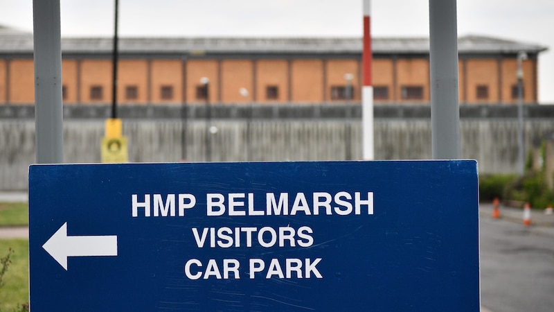 A London melletti Belmarsh szigorúan őrzött börtön (Bild: AFP)