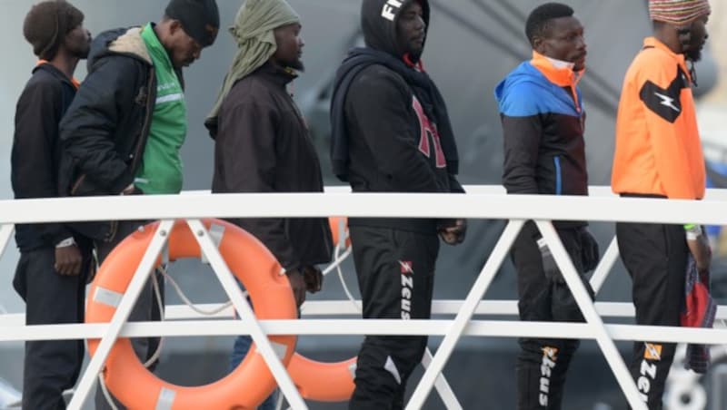 Flüchtlinge vom NGO-Schiff Alan Kurdi (Bild: AFP)