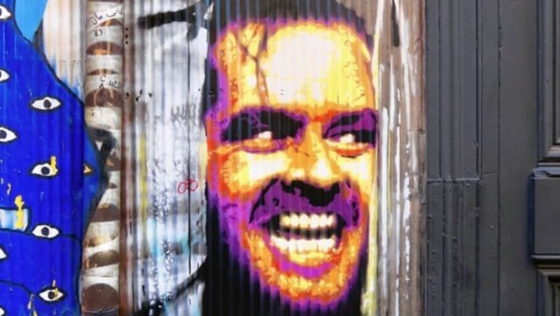 „Shining“ in der Hafenmetropole: Filmikone Jack Nicholson auf Wellblech verewigt (Bild: Karl Grammer)