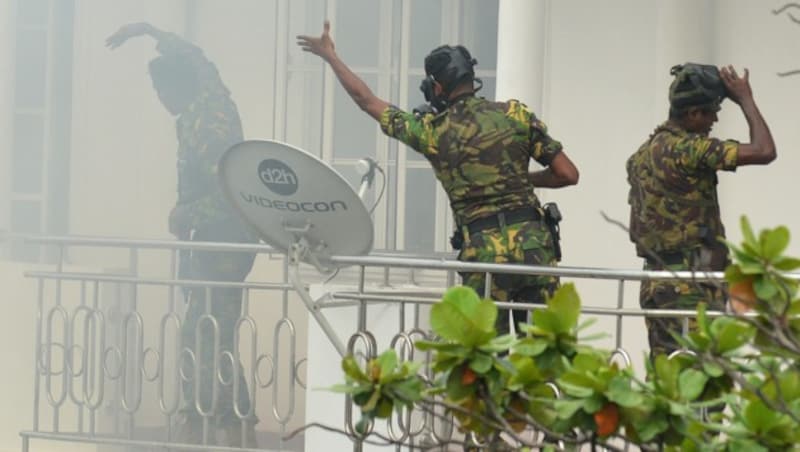 Kurz bevor die Polizei das Haus durchsuchen konnte, sprengte sich ein Selbstmordattentäter in die Luft. (Bild: AFP)