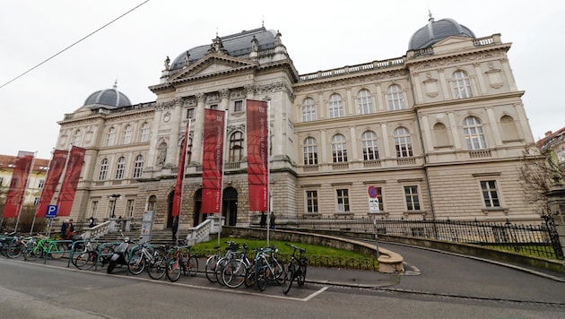 Das Hauptgebäude der TU Graz (Bild: Christian Jauschowetz)
