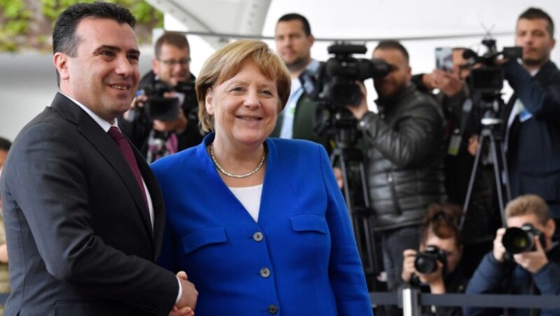 Angela Merkel und der nordmazedonische Premierminister Zoran Zaev (Bild: AFP)