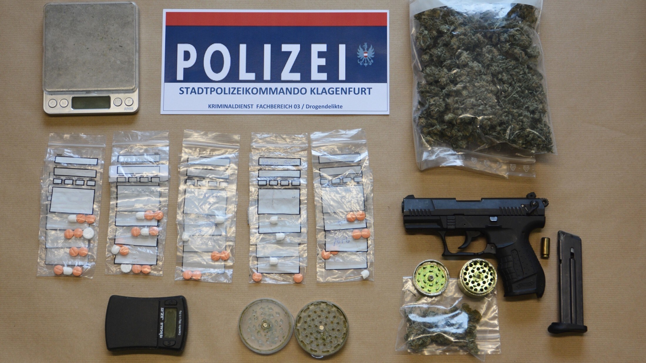 Samt Zubehör - Drogen in Klagenfurter Wohnung sichergestellt