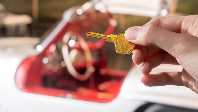 Der Zündschlüssel für den Mercedes SL der Prinzession Soraya war aus purem Gold. (Bild: Bosch)