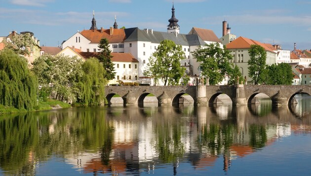 Die Steinerne Brücke in Pisek steht seit dem 13. Jahrhundert und ist somit die älteste in Tschechien. (Bild: stock.adobe.com)