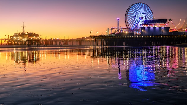 Besuchermagnet sind das Riesenrad und die Achterbahn am Pier von Santa Monica. (Bild: stock.adobe.com)