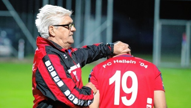 Kulttrainer Werner Lorant soll den FC Hallein vor dem Abstieg retten. (Bild: Andreas Tröster)