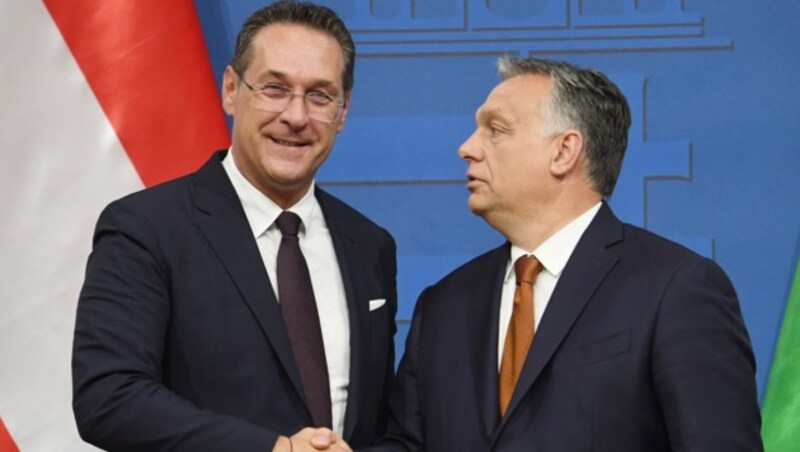 Strache und sein ungarisches Vorbild, Ministerpräsident Viktor Orban (Bild: AFP)