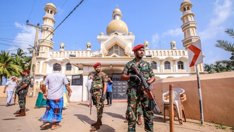 Weiterhin verschärfte Sicherheitsvorkehrungen in Sri Lanka (Bild: AFP )