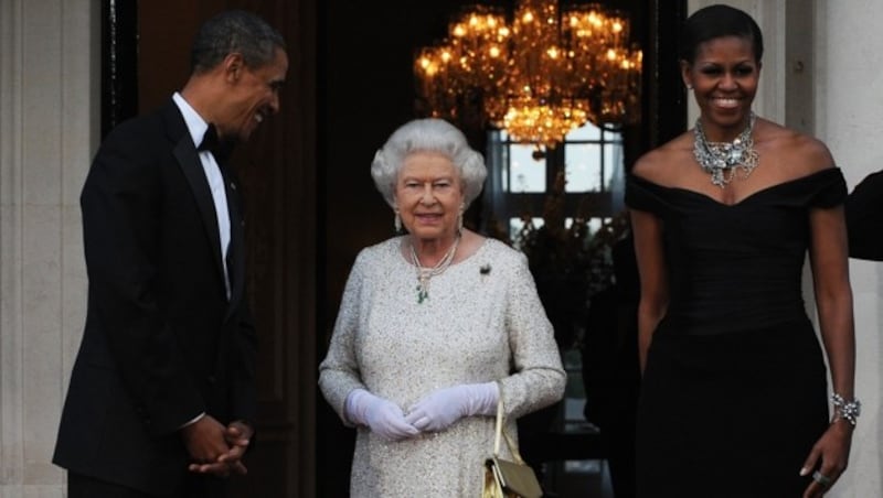 Queen Elizabeth mit Barack und Michelle Obama (Bild: AFP)