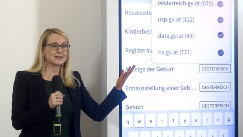 Wirtschaftsministerin Margarete Schramböck (ÖVP) anlässlich einer Pressekonferenz zum Thema „Digitales Amt“ (Bild: APA/Herbert Pfarrhofer)