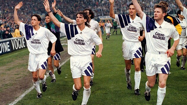 Nach der 0:1-Niederlage am 11. Mai 1994 enttäuscht, aber stolz: Amerhauser, Artner, Hütter, Fürstaller (von li.). (Bild: ©Krug Daniel sen)