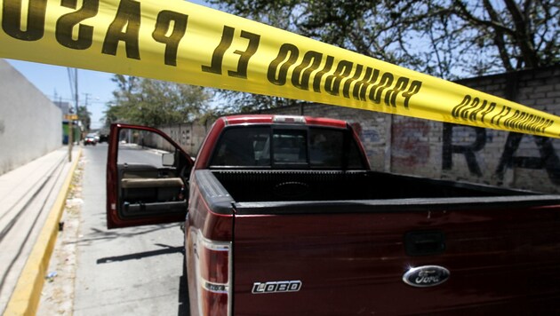 Diei Polizei von Mexiko sperrte den Fundort der Leichen ab. (Bild: AFP)