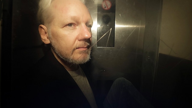 Julian Assange Anfang Mai 2019 in einem Londoner Gericht (Bild: AP)