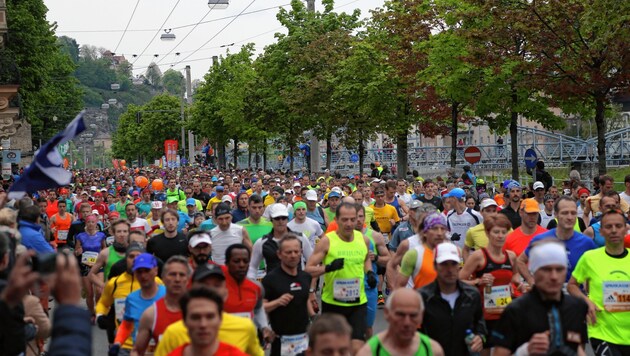 Läufermassen beim Salzburg Marathon (Bild: Andreas Tröster)