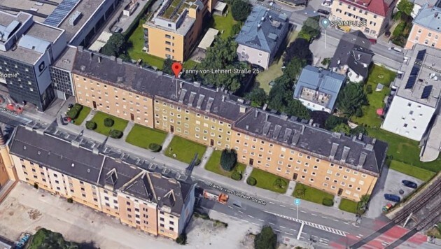Die lange Häuserzeile an der Fanny-von-Lehnert-Straße wird geschliffen. (Bild: Google Maps)