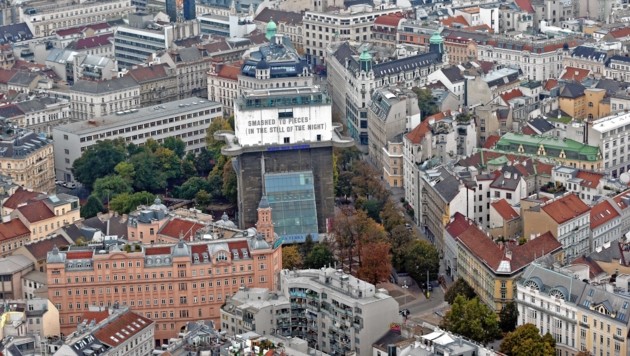 Smashed To Pieces Werk Vom Flakturm Verschwunden Krone At