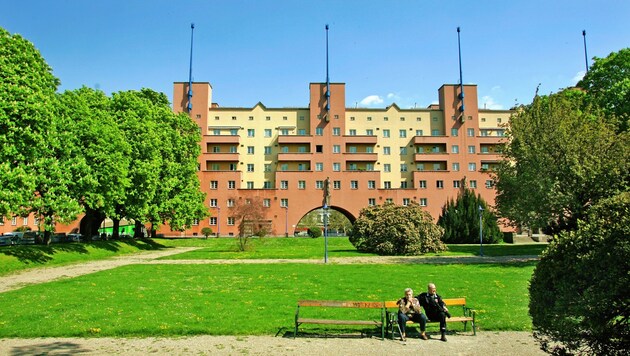 In Wien gibt es rund 220.000 Gemeindewohnungen. Im Bild der Karl-Marx-Hof in Wien-Döbling. (Bild: KRONEN ZEITUNG)