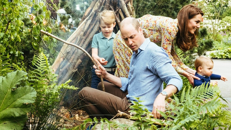 William ve Kate çocuklarıyla mümkün olduğunca çok zaman geçirmek ve birlikte bir şeyler yapmak istiyor. (Bild: AP)