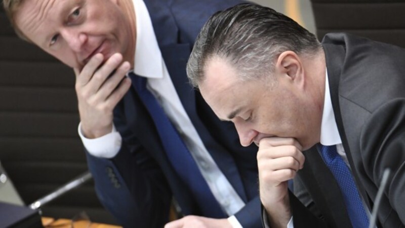 Hans Peter Doskozil (SPÖ, rechts) und Johann Tschürtz (FPÖ) (Bild: APA/ROBERT JAEGER)