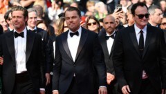 Brad Pitt, Leonardo DiCaprio und Quentin Tarantino (Bild: AFP)