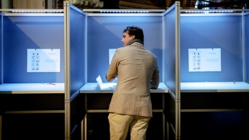 Thierry Baudet bei einer Abstimmung im März dieses Jahres (Bild: AFP)