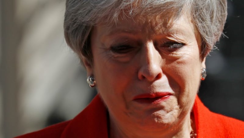 Theresa May kündigt unter Tränen ihren Rückzug an. (Bild: APA/AFP/Tolga AKMEN)