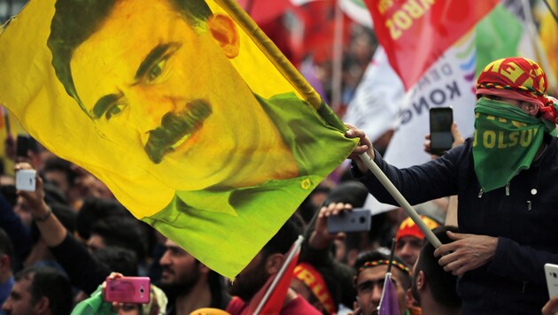 Abdullah Öcalan hat immer noch Tausende Anhänger. (Bild: AP)