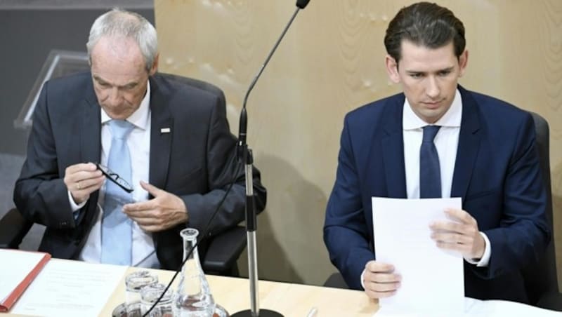 Innenminister Eckart Ratz und Bundeskanzler Sebastian Kurz (Bild: APA/ROBERT JAEGER)