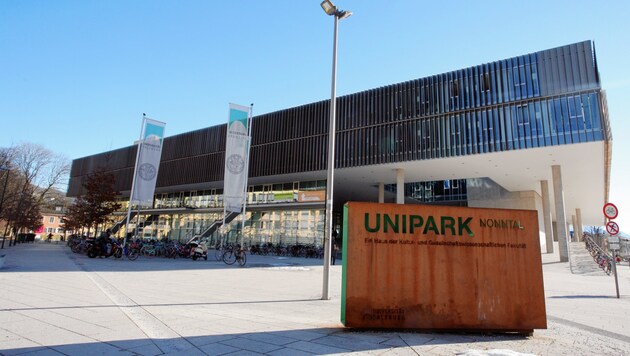 Der Unipark in Salzburg-Nonntal wird zum Wahllokal: Rund 18.000 Studenten können hier noch bis Mittwoch ihre Stimmen abgeben. (Bild: Grill Max/Kronenzeitung)