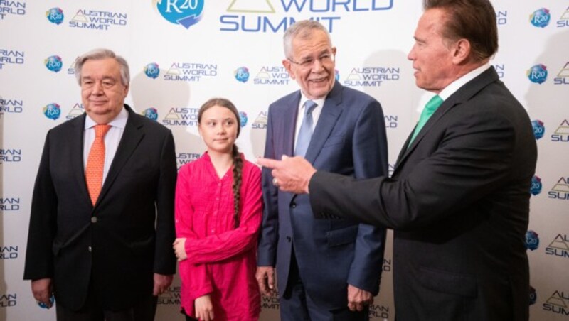 UNO-Generalsekretär Antonio Guterres, die 16-jährige schwedische Klimaaktivistin Greta Thunberg, Bundespräsident Alexander Van der Bellen und Arnold Schwarzenegger (Bild: APA/GEORG HOCHMUTH)