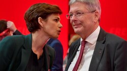 SPÖ-Bundesparteivorsitzende Pamela Rendi-Wagner und Kärntens Landeshauptmann Peter Kaiser (Bild: APA/BARBARA GINDL)