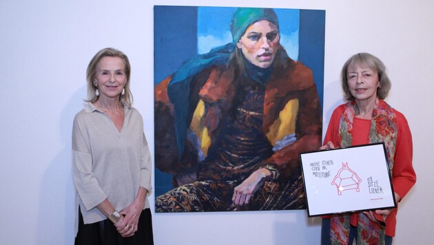 Die Künstlerinnen Ingrid Brandstetter (links) und Eva Fischer stellen bis 28. Juni in der Paschinger Galerie in der Schmiede aus (Bild: Galerie in der Schmiede)