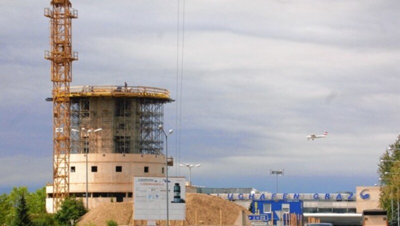 Tower-Bau im Jahr 2001. (Bild: KRONEN ZEITUNG)