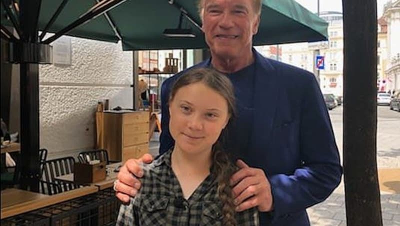 In Wien plauderte Arnie Ende Mai mit Aktivistin Greta Thunberg über den Klimaschutz. (Bild: APA/MONIKA LANGTHALER)