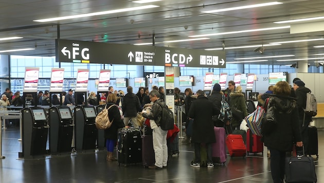 Am Flughafen in Wien sollten die Kärntner eigentlich schon drei Tage vorher ankommen. (Bild: Peter Tomschi)