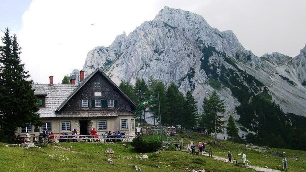 Die Klagenfurter Hütte mit dem Hochstuhl. (Bild: Carnica-Region Rosental)