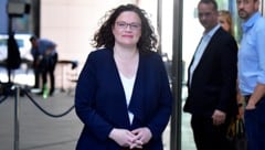 Abgang nach nur 13 Monaten als SPD-Frontfrau: Eine desillusionierte Andrea Nahles am Montag in Berlin (Bild: AFP )