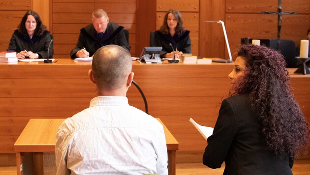 Der Angeklagte im Landesgericht Innsbruck (Bild: APA/EXPA/JOHANN GRODER)