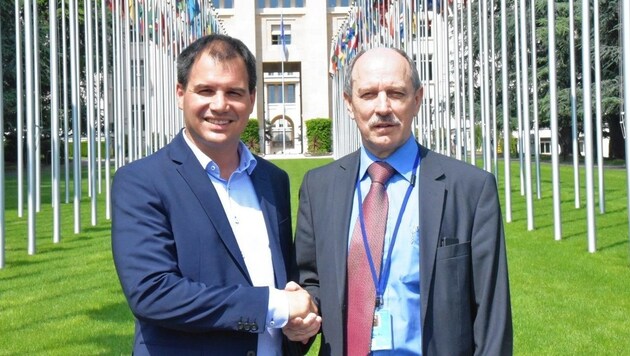 LH-Stv. Michael Schickhofer mit UN-Repräsentanten Rudolf Müller. (Bild: Land Stmk./Stolz)