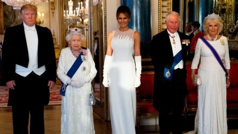 Queen Elizabeth II lud US-Präsident Donald Trump mit Gattin Melania in den Buckingham-Palast zum Staatsbankett. Mit dabei waren auch Prinz Charles und Camilla. (Bild: AFP)