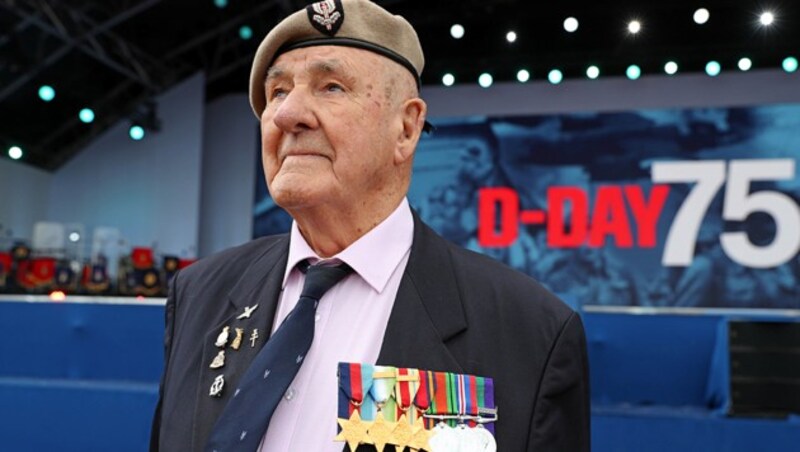 Veteran Bertie Billet bei den Feierlichkeiten in Portsmouth (Bild: AFP)