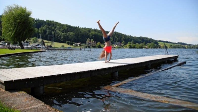 Lena (12) beim Strandbad Oitner in Seeham. (Bild: ANDREAS TROESTER)