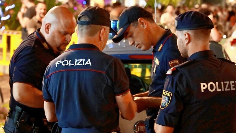 Heuer sollen noch mehr Polizeikräfte in Lignano für Recht und Ordnung sorgen. (Bild: Zwefo)